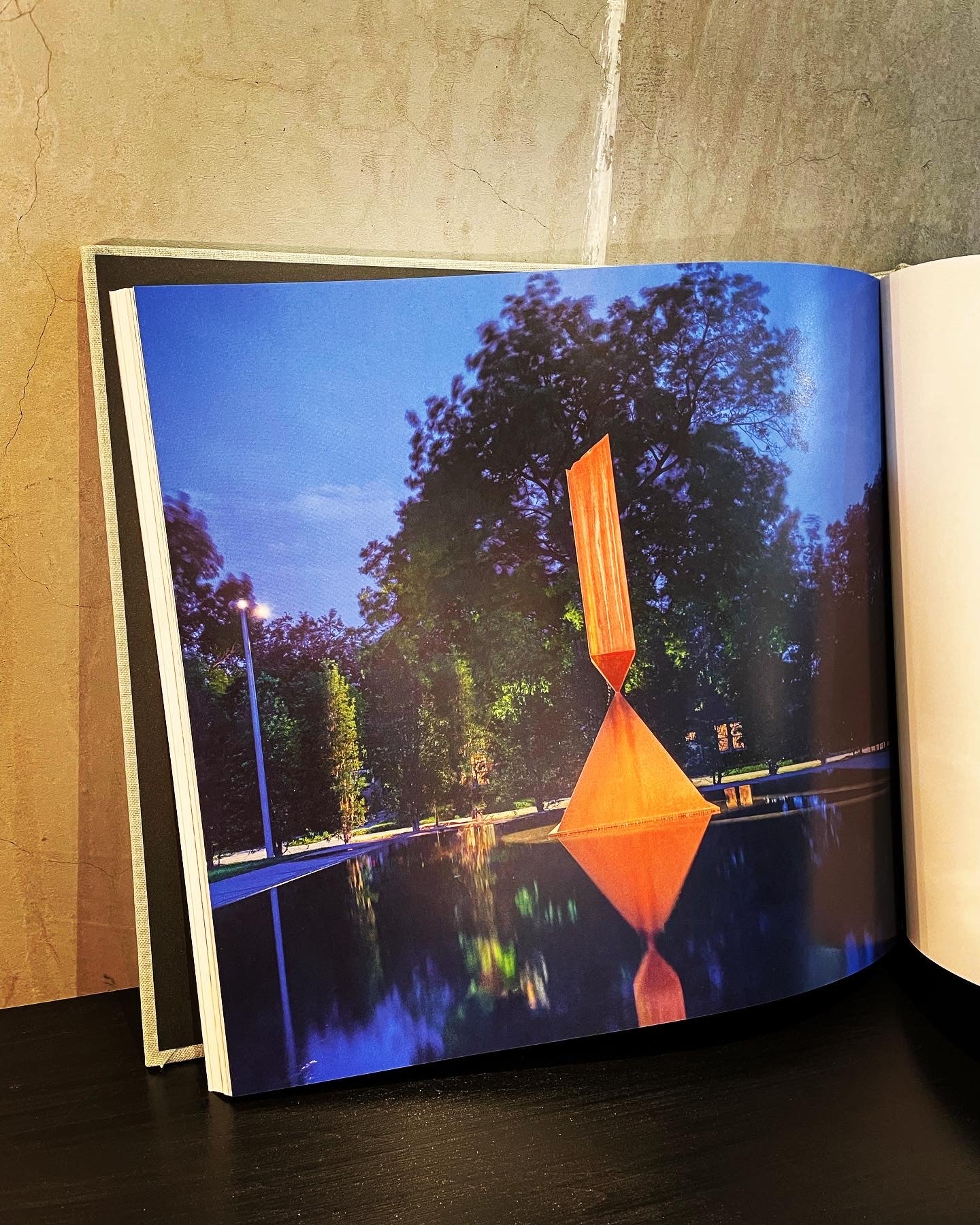 Rothko Chapel | Rosco Chapel | Book | Rizzoli Electa | 132pages | Hard Cover | 260 x 287mm | 2021